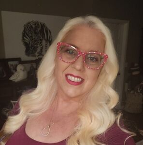 Meet your Posher, Lori